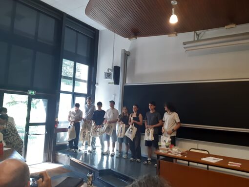 remise des prix dans l'amphi Chabauty